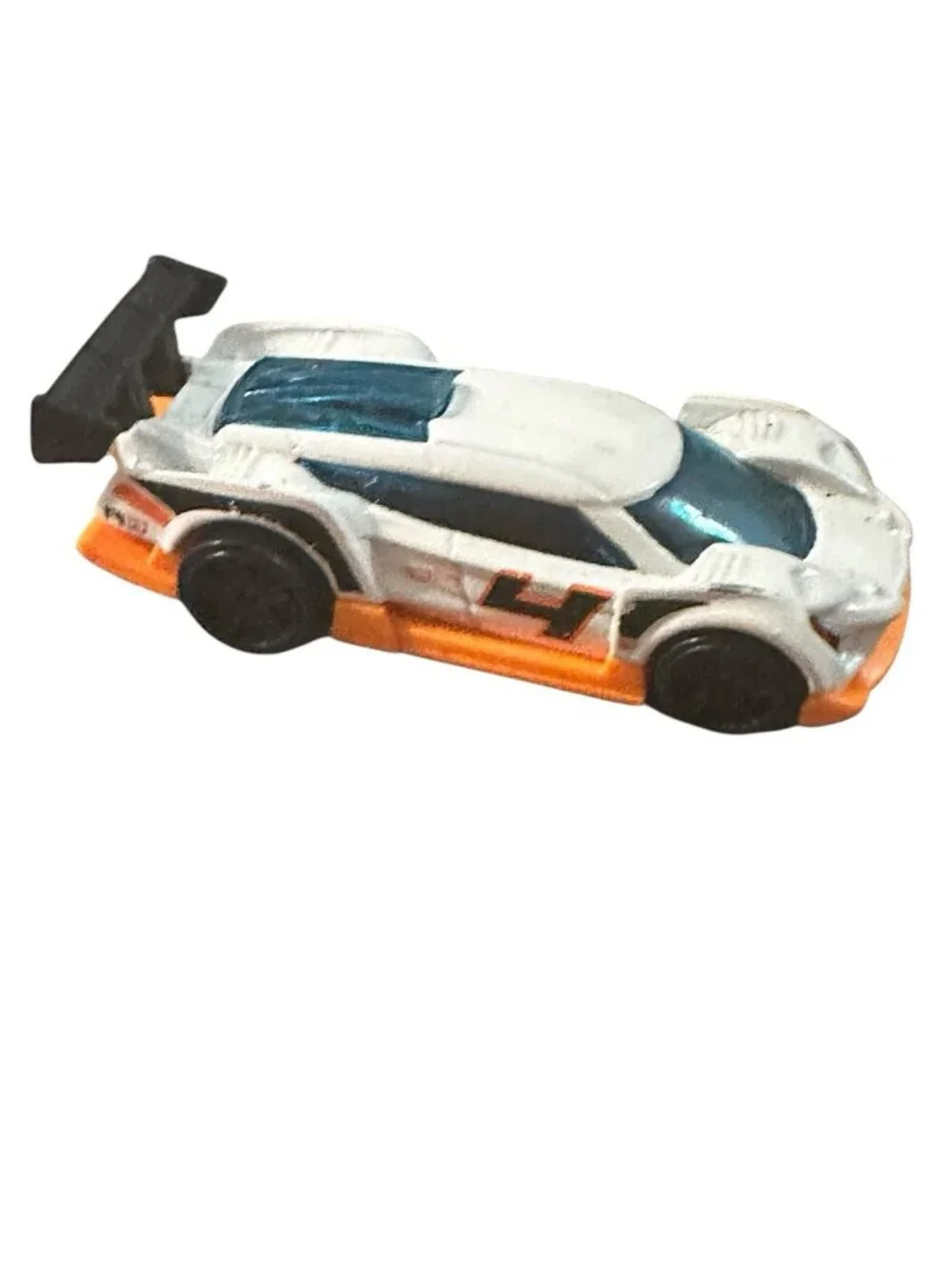 2016 HOT WHEELS SUPER BLITZEN #4 WHITE 1:64 DIECAST RACE CAR W/ ORANGE & BLUE